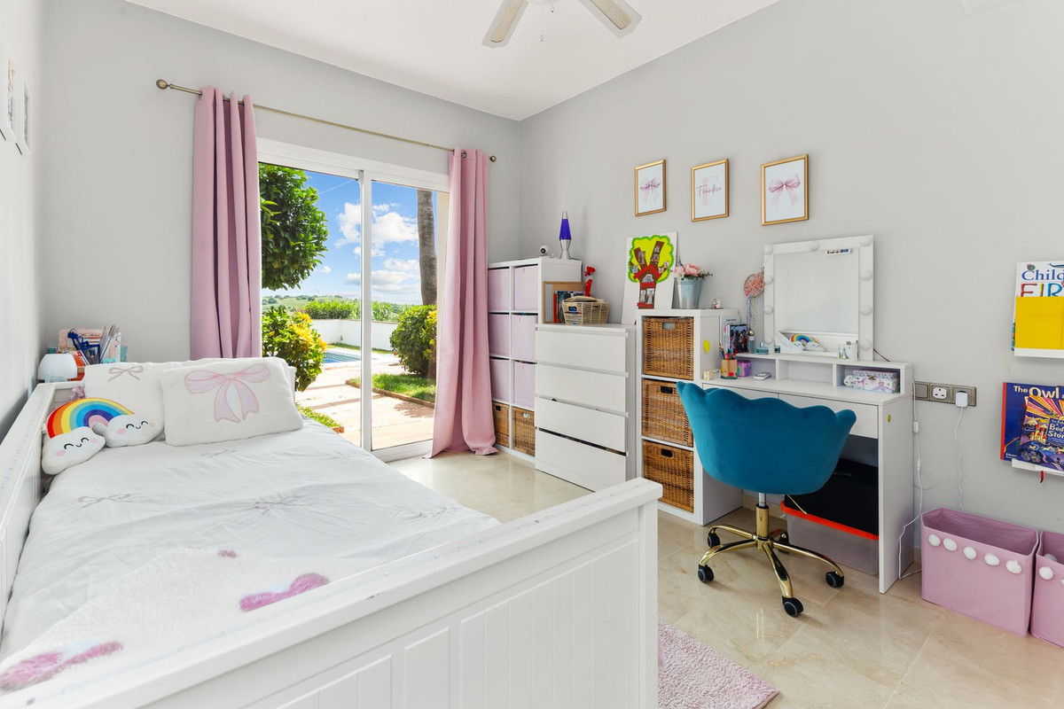 Appartement te koop in Estepona | 3 slaapkamers H5487784