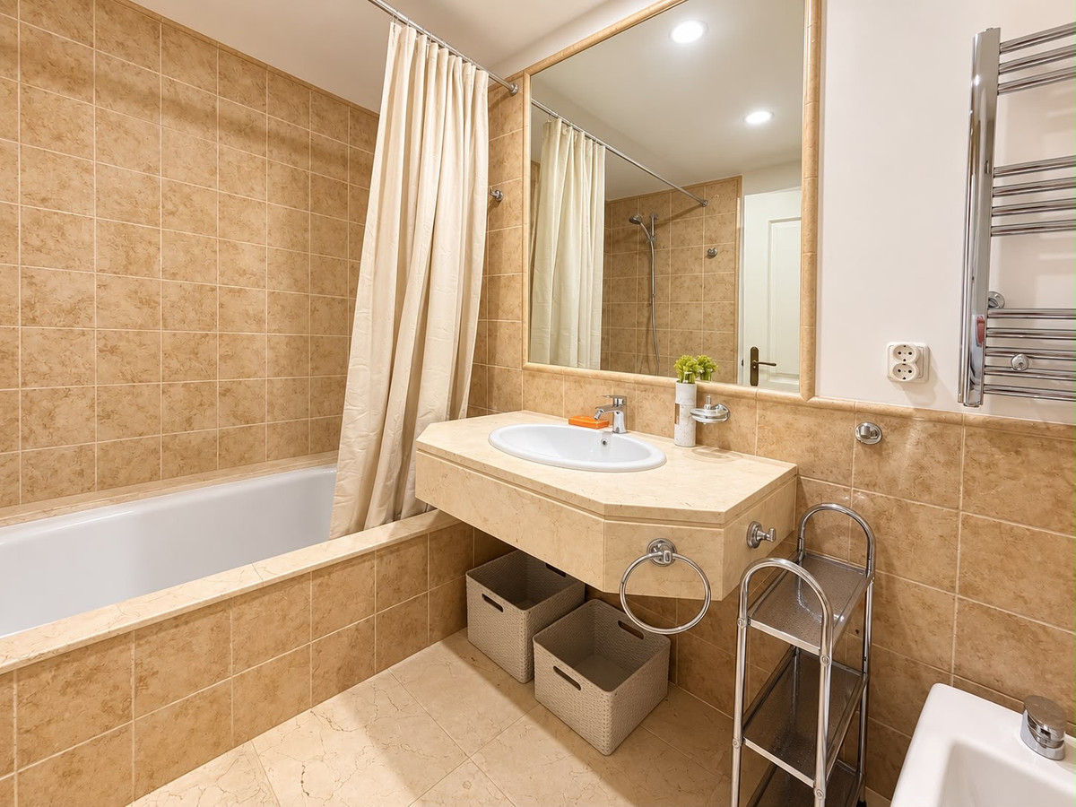 Appartement te koop in Estepona | 2 slaapkamers H5488003