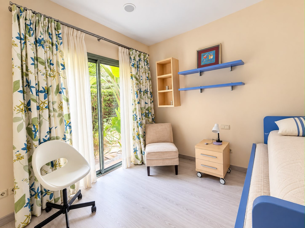 Appartement te koop in Estepona | 2 slaapkamers H5488003