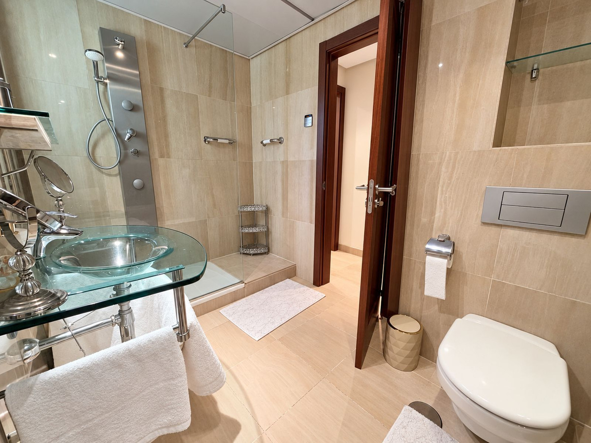 Appartement te koop in Estepona | 2 slaapkamers H5488183