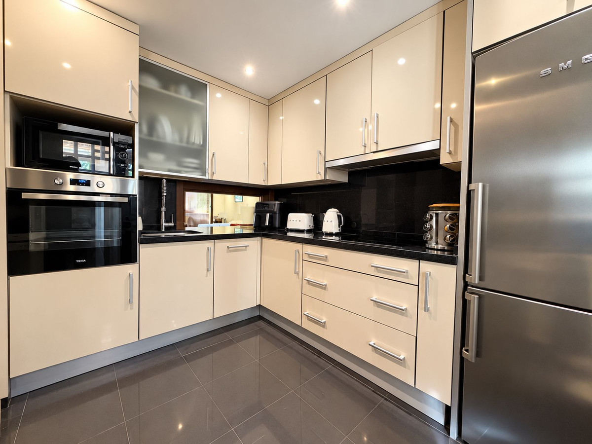 Appartement te koop in Estepona | 2 slaapkamers H5488183
