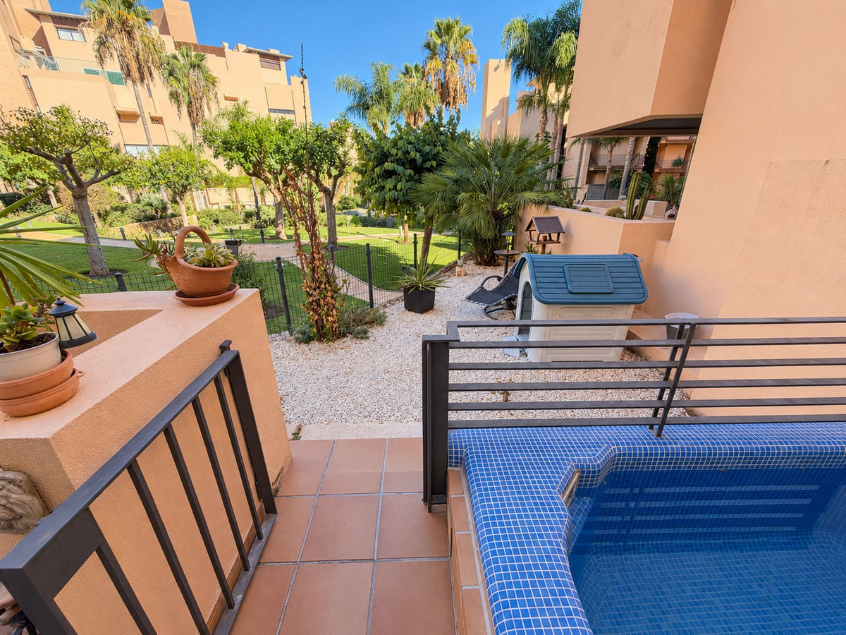 Appartement te koop in Estepona | 2 slaapkamers H5488183
