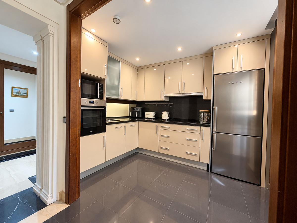 Appartement te koop in Estepona | 2 slaapkamers H5488183