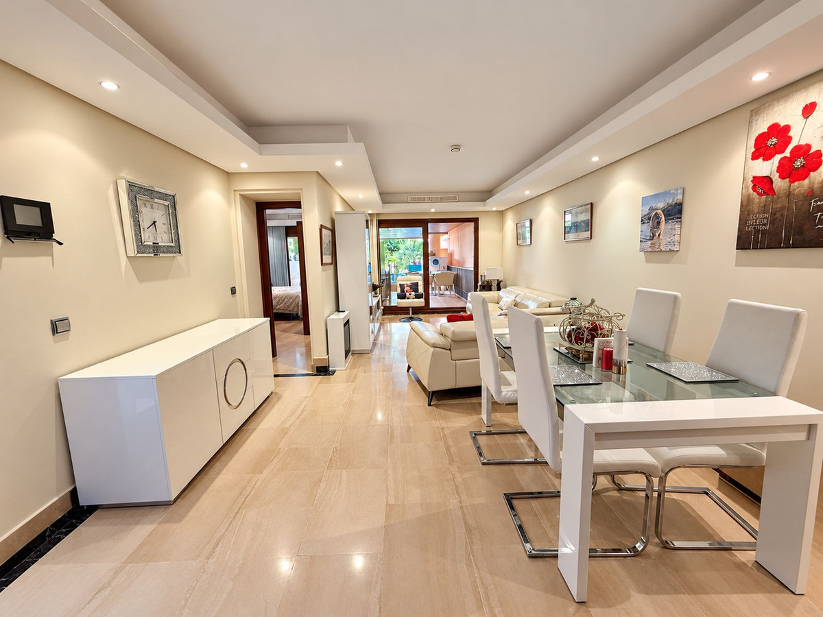 Appartement te koop in Estepona | 2 slaapkamers H5488183