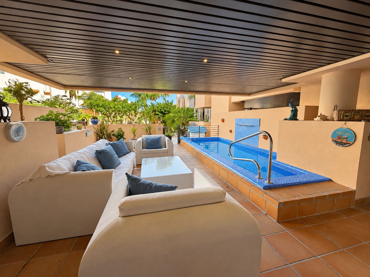 Appartement te koop in Estepona | 2 slaapkamers H5488183