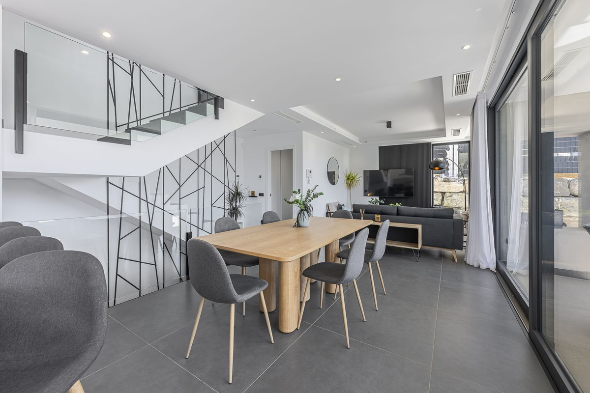 Appartement te koop in Estepona | 4 slaapkamers H5488303