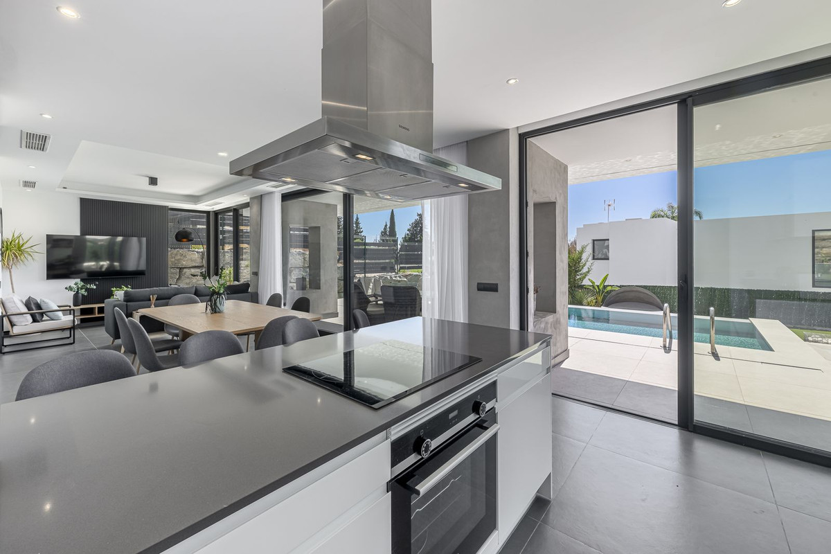 Appartement te koop in Estepona | 4 slaapkamers H5488303