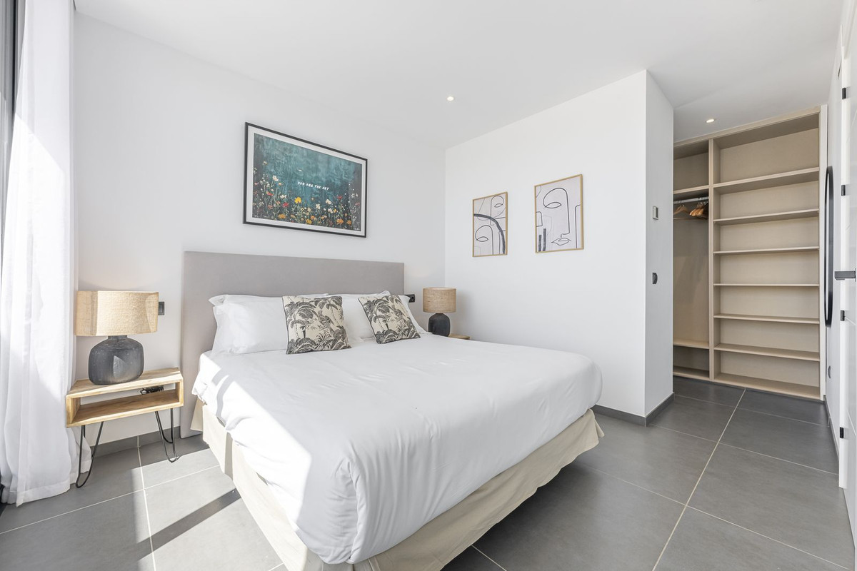 Appartement te koop in Estepona | 4 slaapkamers H5488303