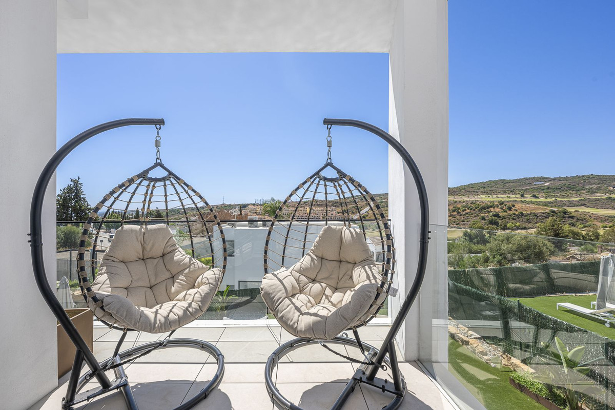 Appartement te koop in Estepona | 4 slaapkamers H5488303