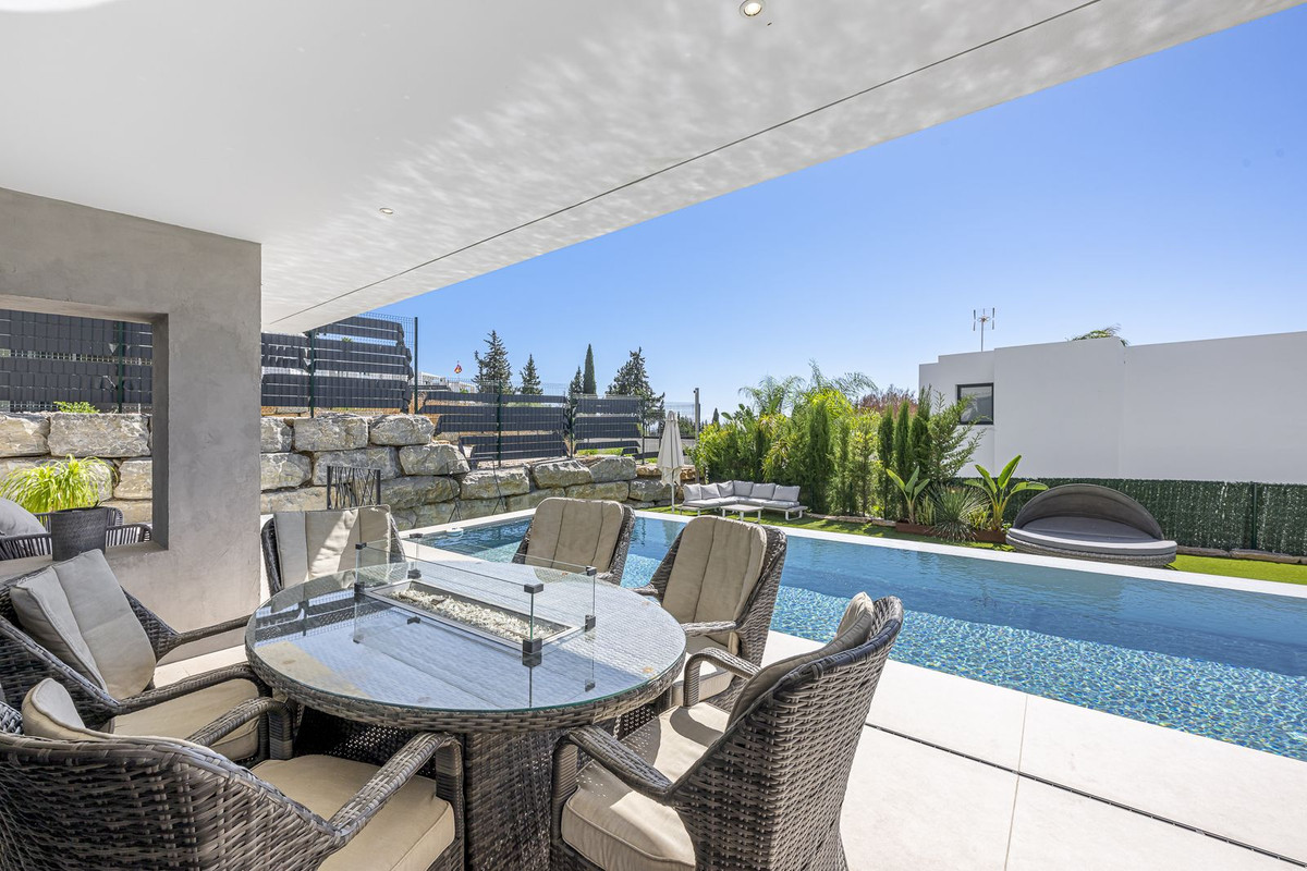 Appartement te koop in Estepona | 4 slaapkamers H5488303