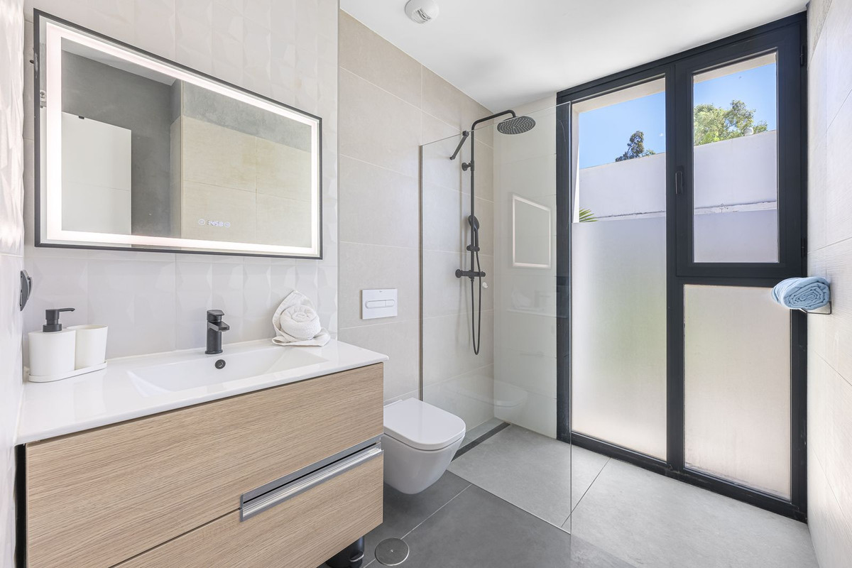 Appartement te koop in Estepona | 4 slaapkamers H5488303