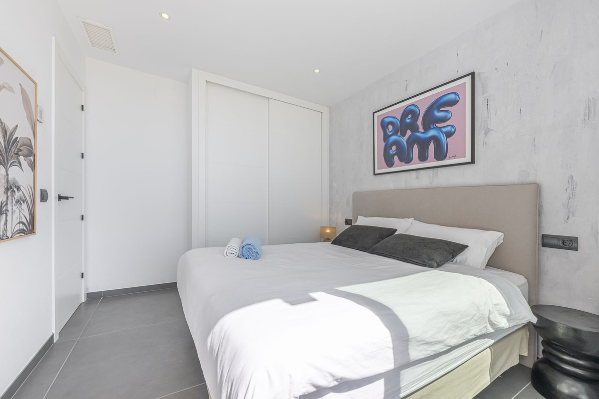 Appartement te koop in Estepona | 4 slaapkamers H5488303