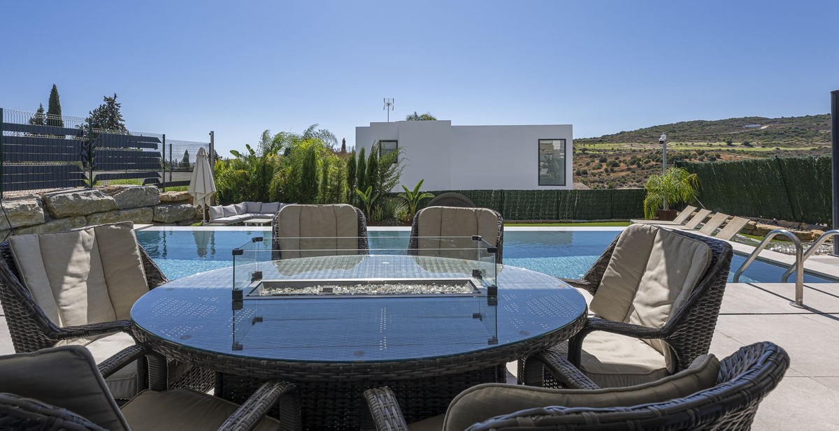 Appartement te koop in Estepona | 4 slaapkamers H5488303