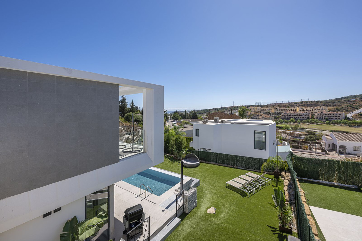 Appartement te koop in Estepona | 4 slaapkamers H5488303