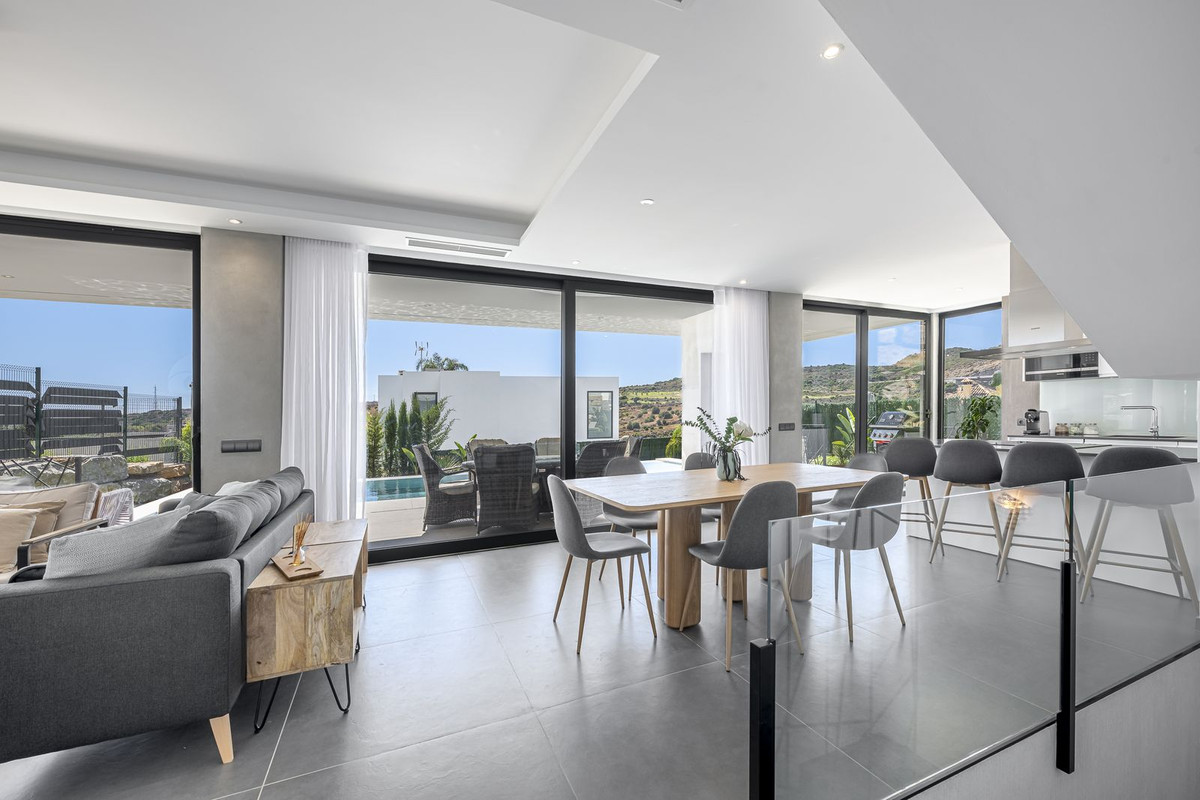 Appartement te koop in Estepona | 4 slaapkamers H5488303