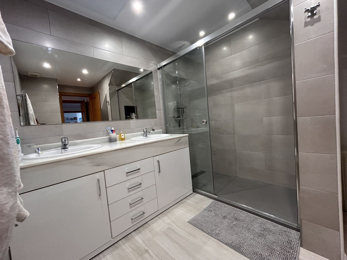 Appartement te koop in Estepona | 3 slaapkamers H5488447