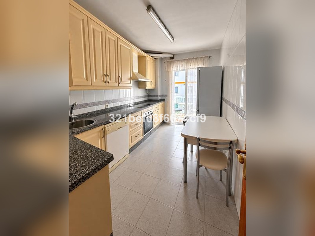 Appartement te koop in Estepona | 3 slaapkamers H5489944