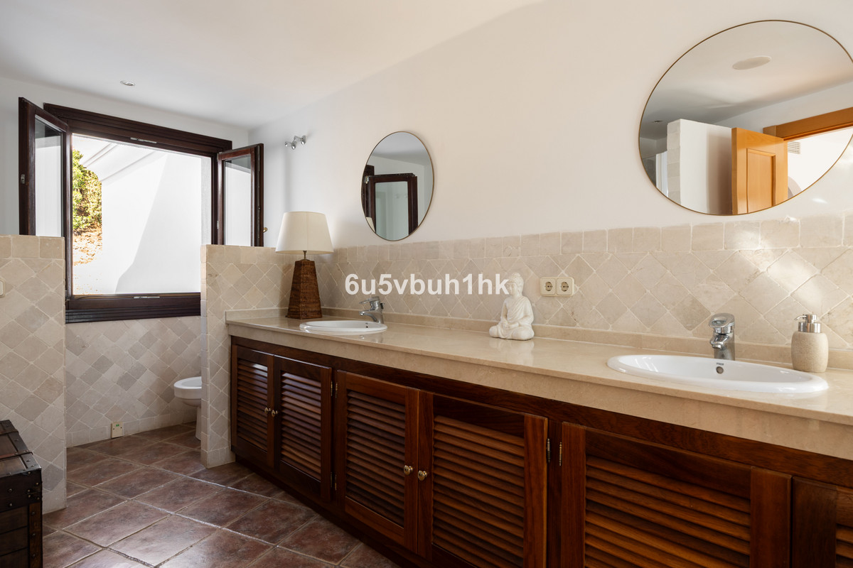Penthouse te koop in Estepona | 3 slaapkamers H5490445