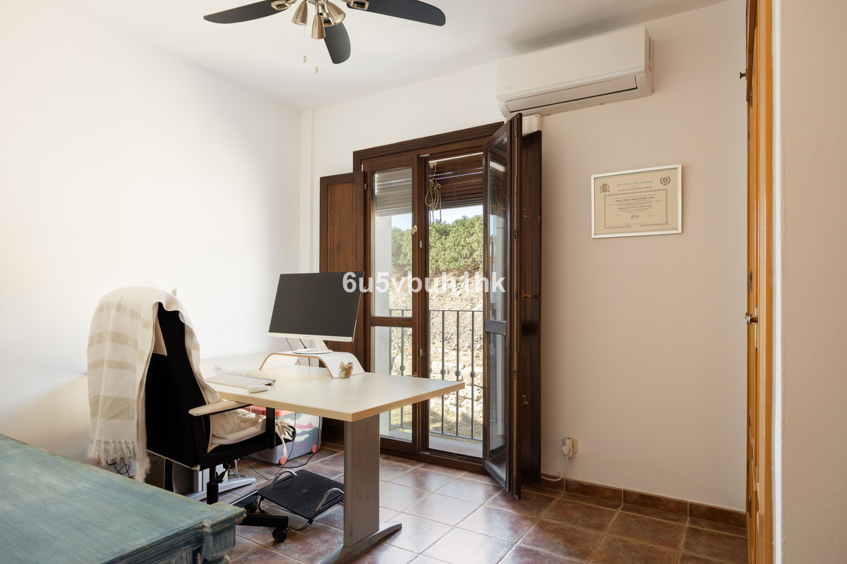 Penthouse te koop in Estepona | 3 slaapkamers H5490445