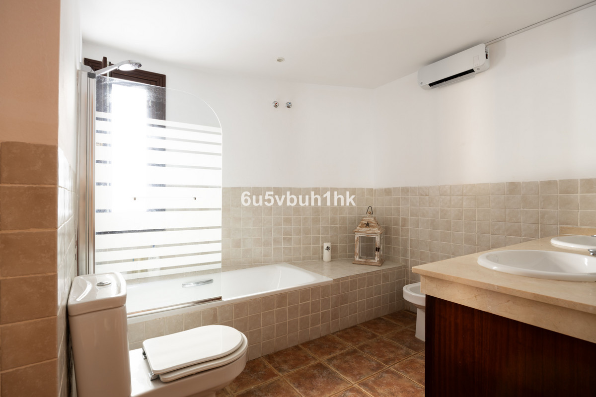 Penthouse te koop in Estepona | 3 slaapkamers H5490445