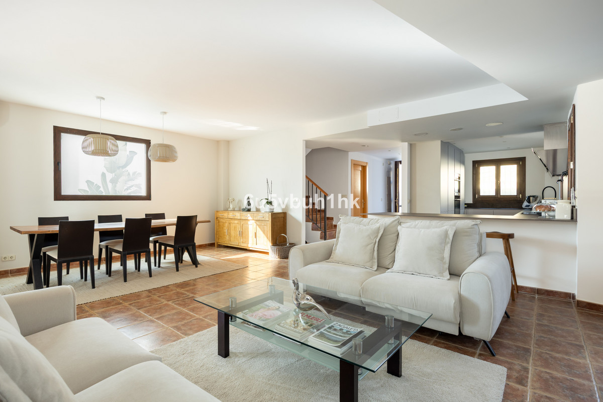 Penthouse te koop in Estepona | 3 slaapkamers H5490445