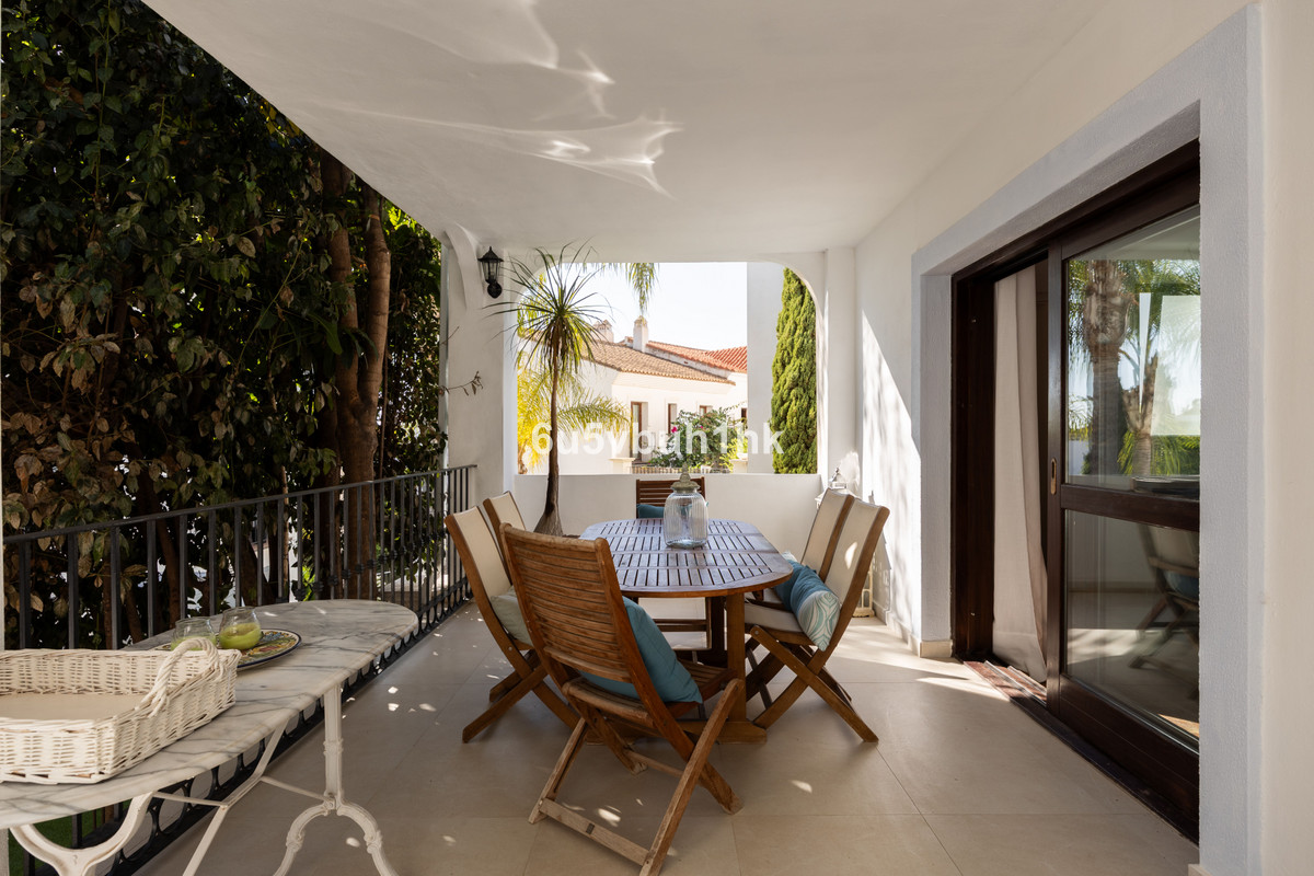 Penthouse te koop in Estepona | 3 slaapkamers H5490445