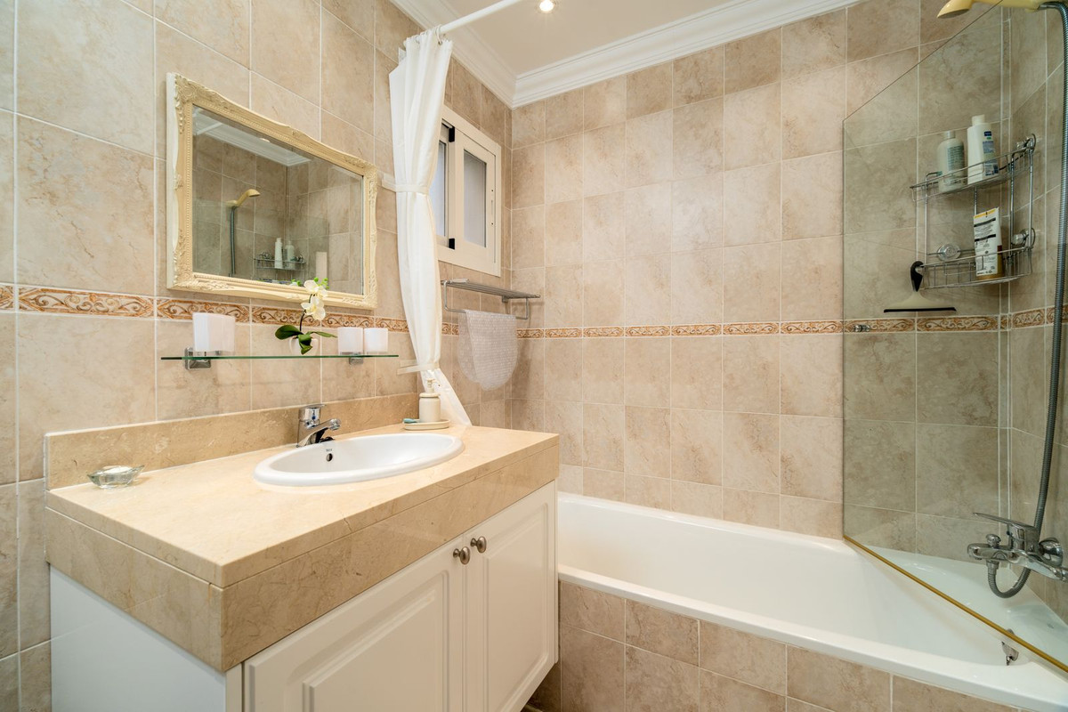 Appartement te koop in Estepona | 2 slaapkamers H5490562
