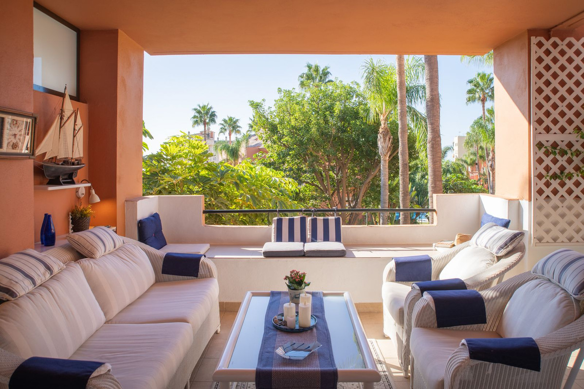 Appartement te koop in Estepona | 2 slaapkamers H5490562
