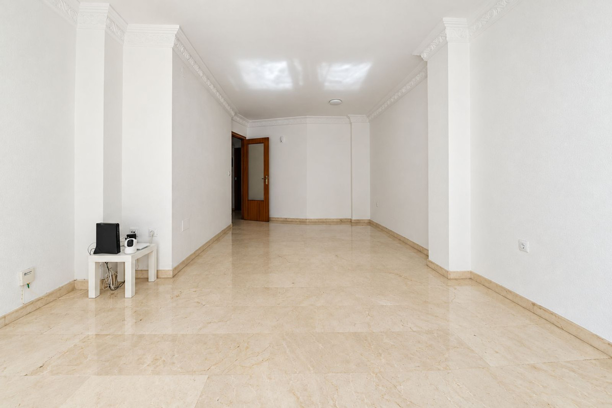 Appartement te koop in Estepona | 3 slaapkamers H5491204