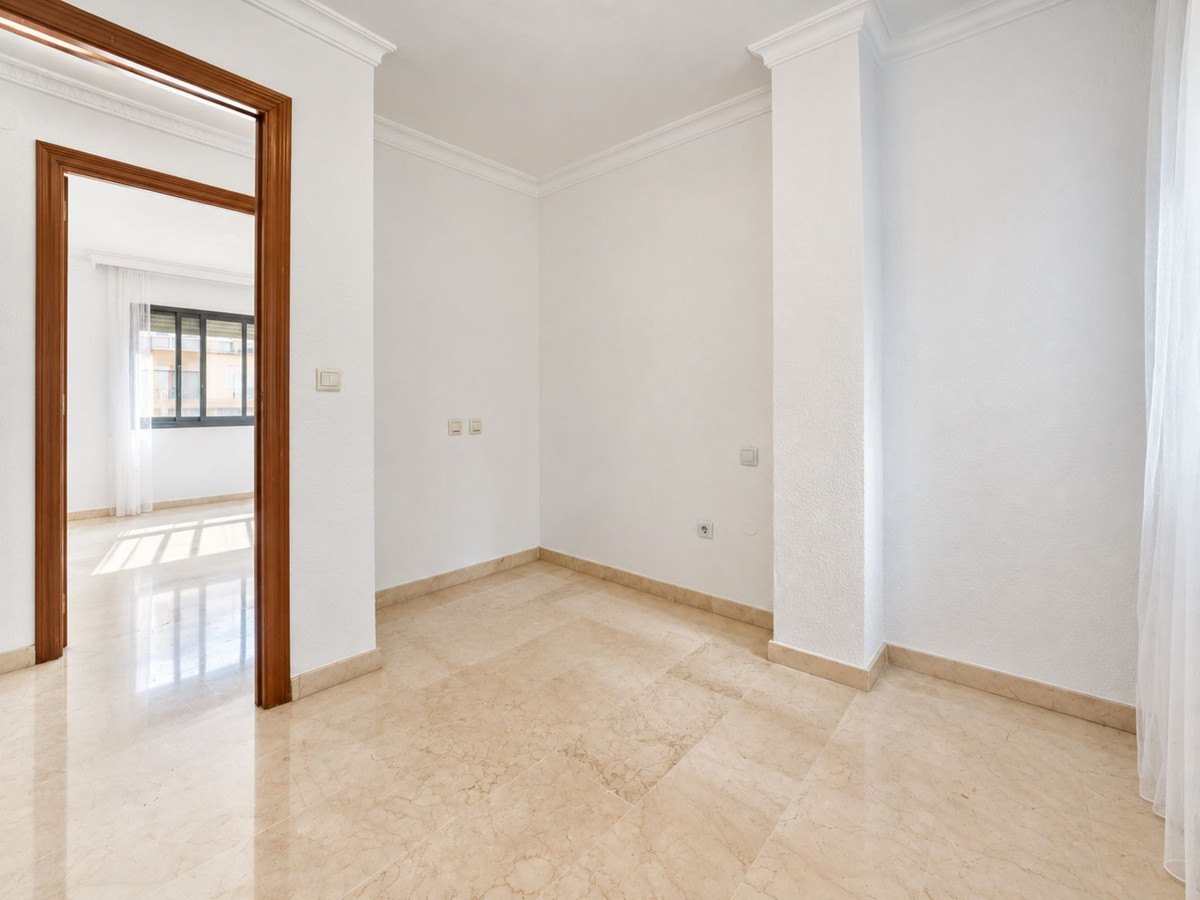 Appartement te koop in Estepona | 3 slaapkamers H5491204