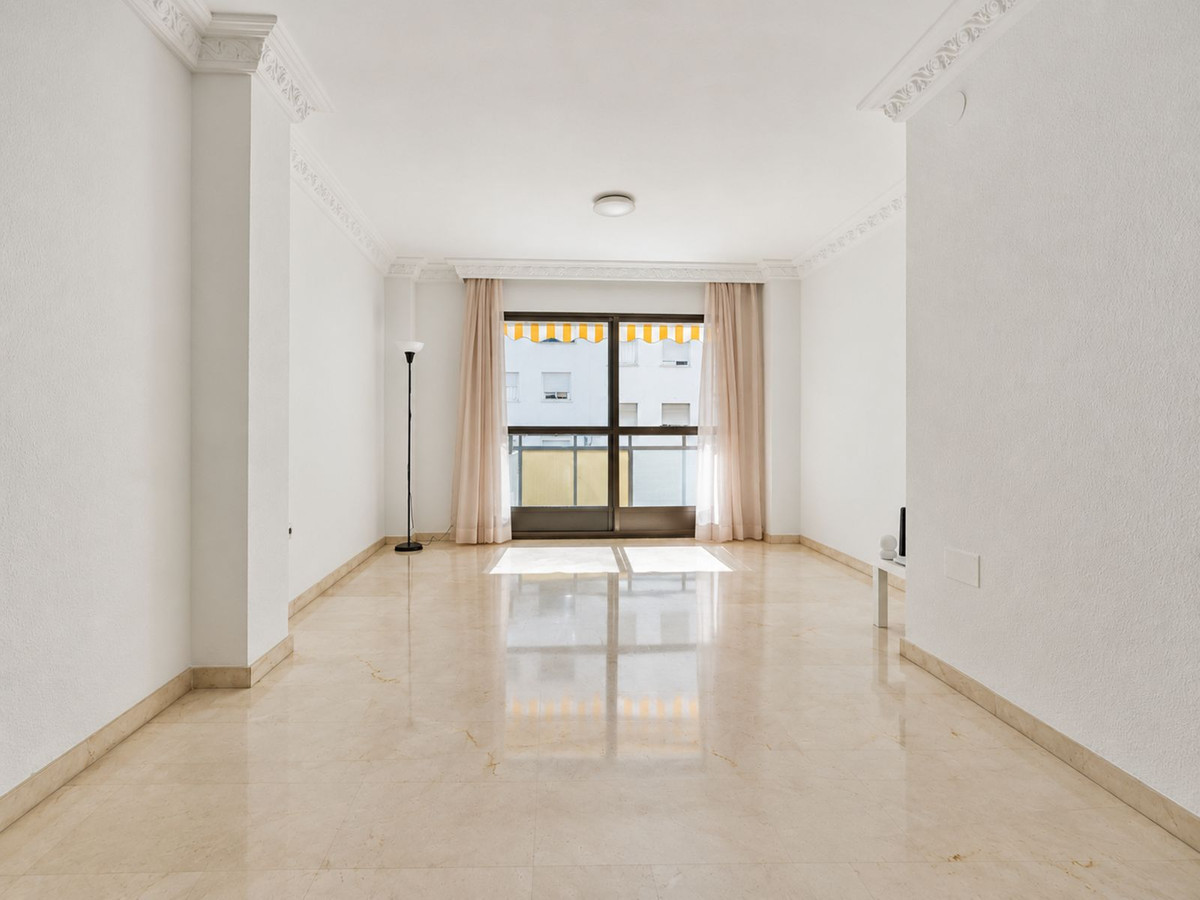 Appartement te koop in Estepona | 3 slaapkamers H5491204
