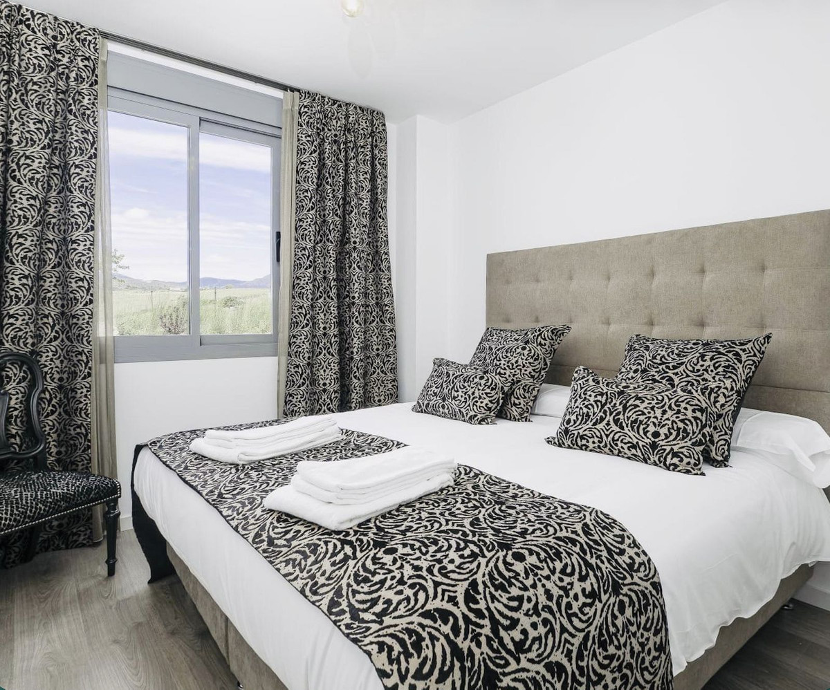 Appartement te koop in Estepona | 3 slaapkamers H5491930