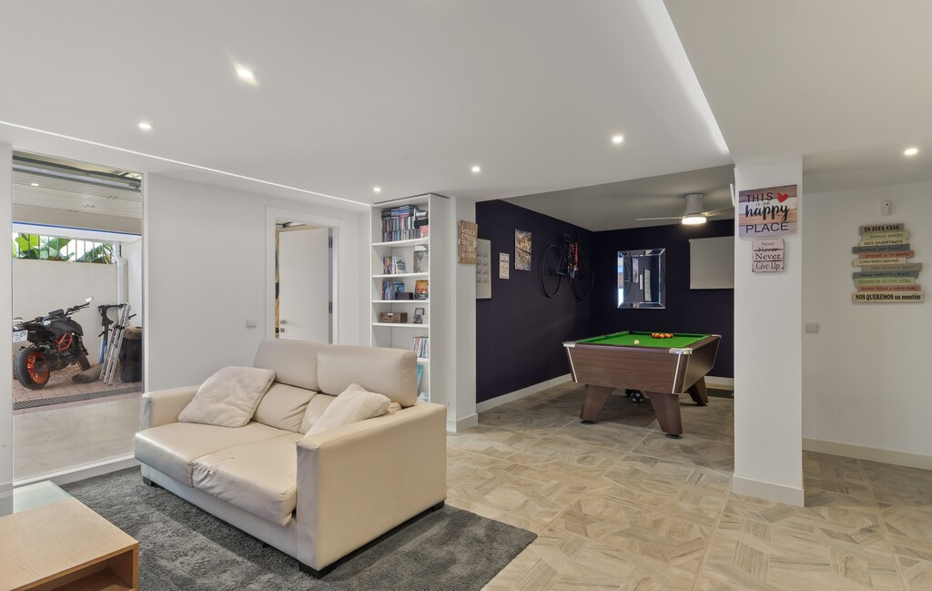 Huis te koop in Estepona | 4 slaapkamers H5494903