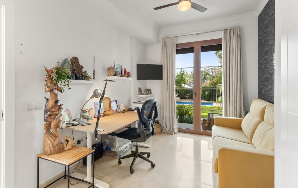 Huis te koop in Estepona | 4 slaapkamers H5494903
