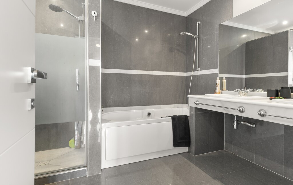 Huis te koop in Estepona | 4 slaapkamers H5494903