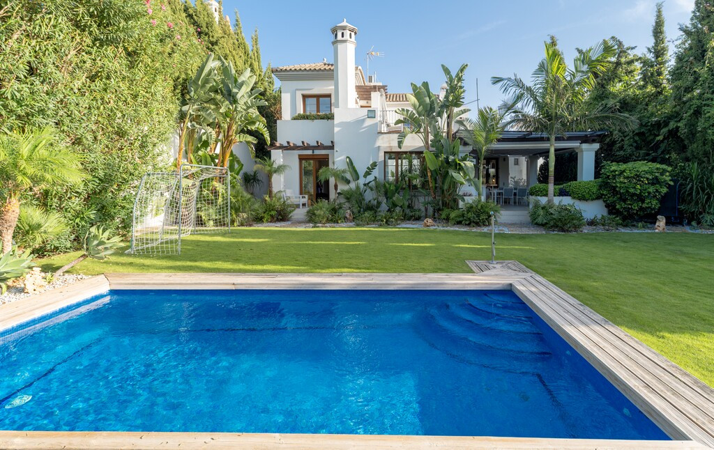 Huis te koop in Estepona | 4 slaapkamers H5494903
