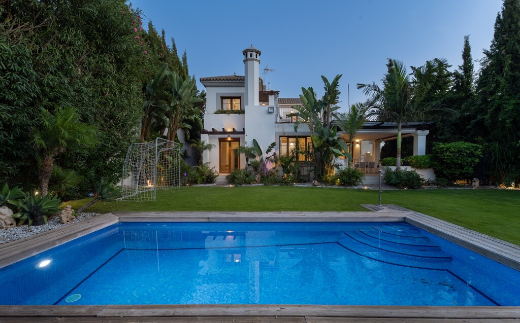 Huis te koop in Estepona | 4 slaapkamers H5494903