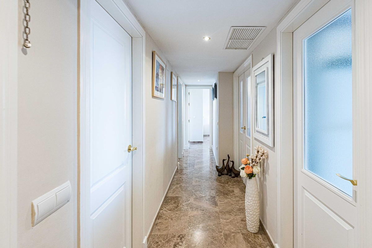 Appartement te koop in Estepona | 3 slaapkamers H5494942