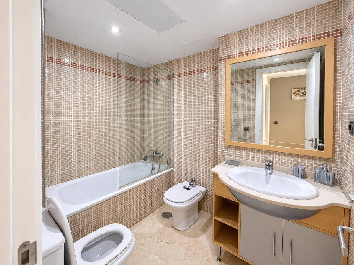 Appartement te koop in Estepona | 3 slaapkamers H5495101