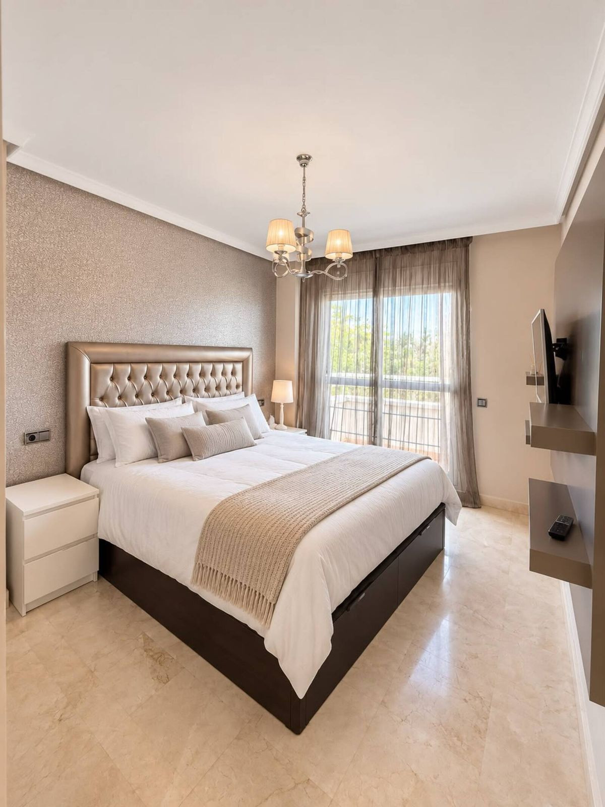 Appartement te koop in Estepona | 3 slaapkamers H5495101