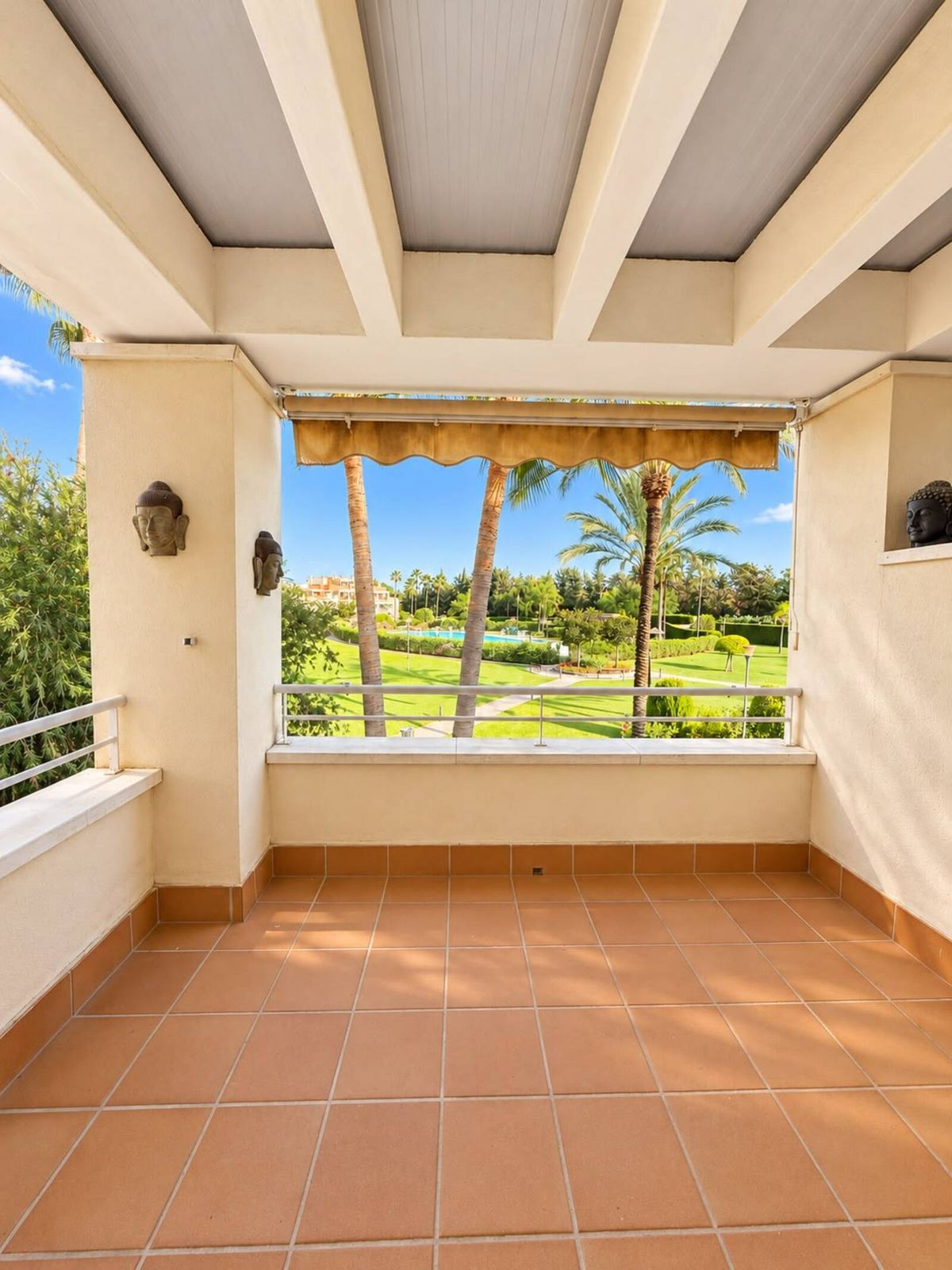 Appartement te koop in Estepona | 3 slaapkamers H5495101