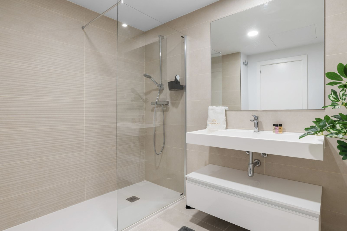 Penthouse te koop in Estepona | 3 slaapkamers H5495221