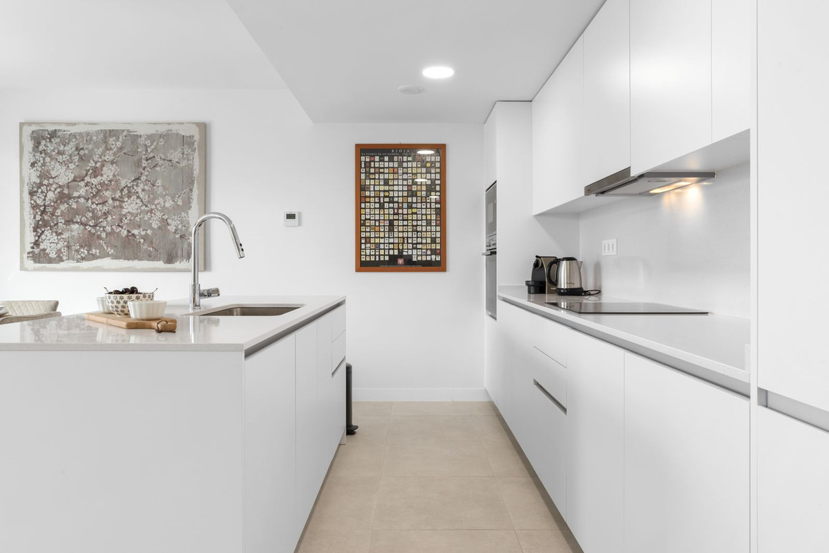 Penthouse te koop in Estepona | 3 slaapkamers H5495221