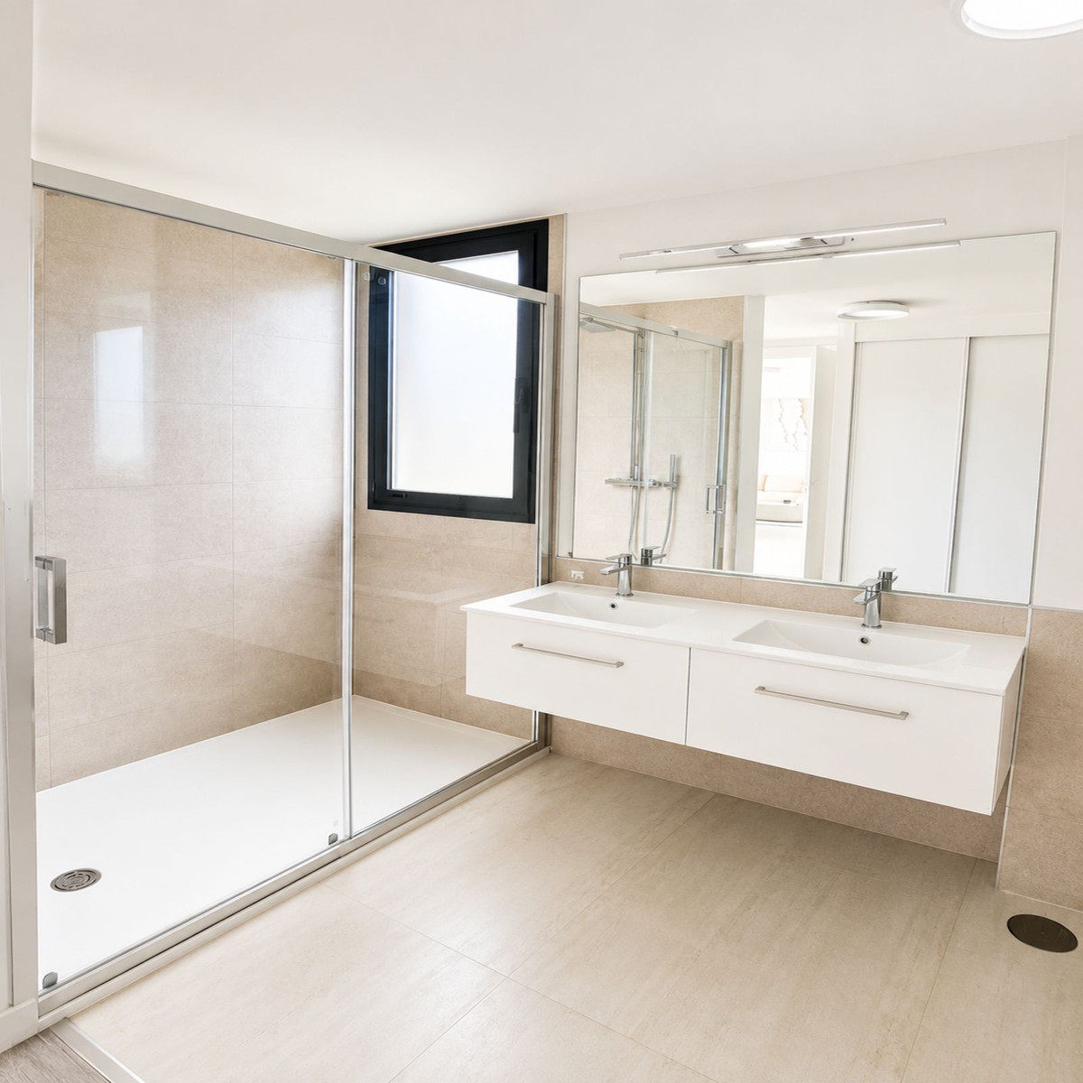Appartement te koop in Estepona | 3 slaapkamers H5495266