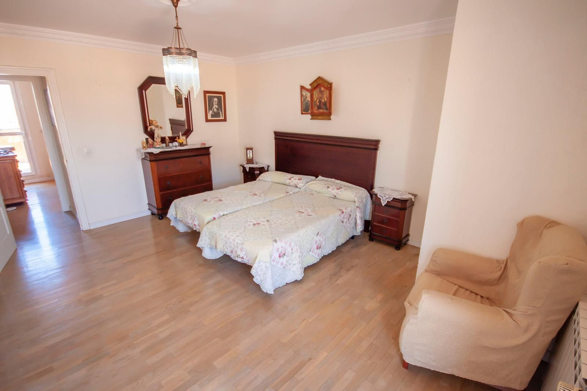 Penthouse te koop in Estepona | 4 slaapkamers H5495389