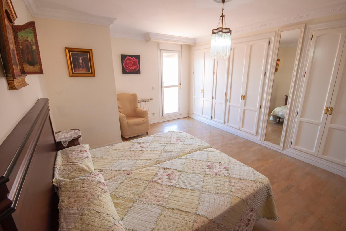Penthouse te koop in Estepona | 4 slaapkamers H5495389