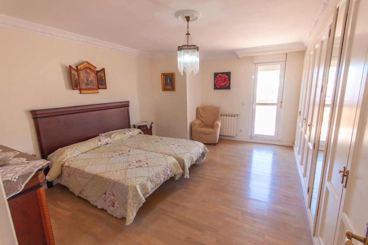 Penthouse te koop in Estepona | 4 slaapkamers H5495389