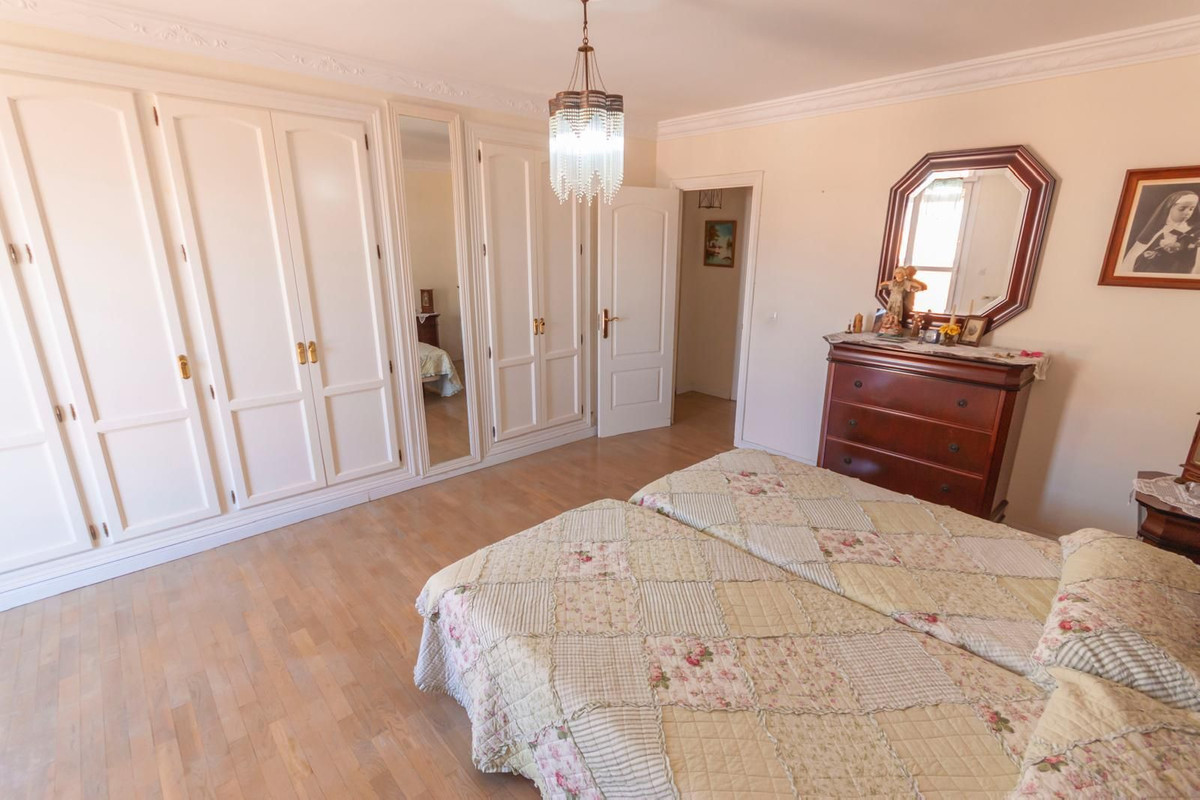 Penthouse te koop in Estepona | 4 slaapkamers H5495389