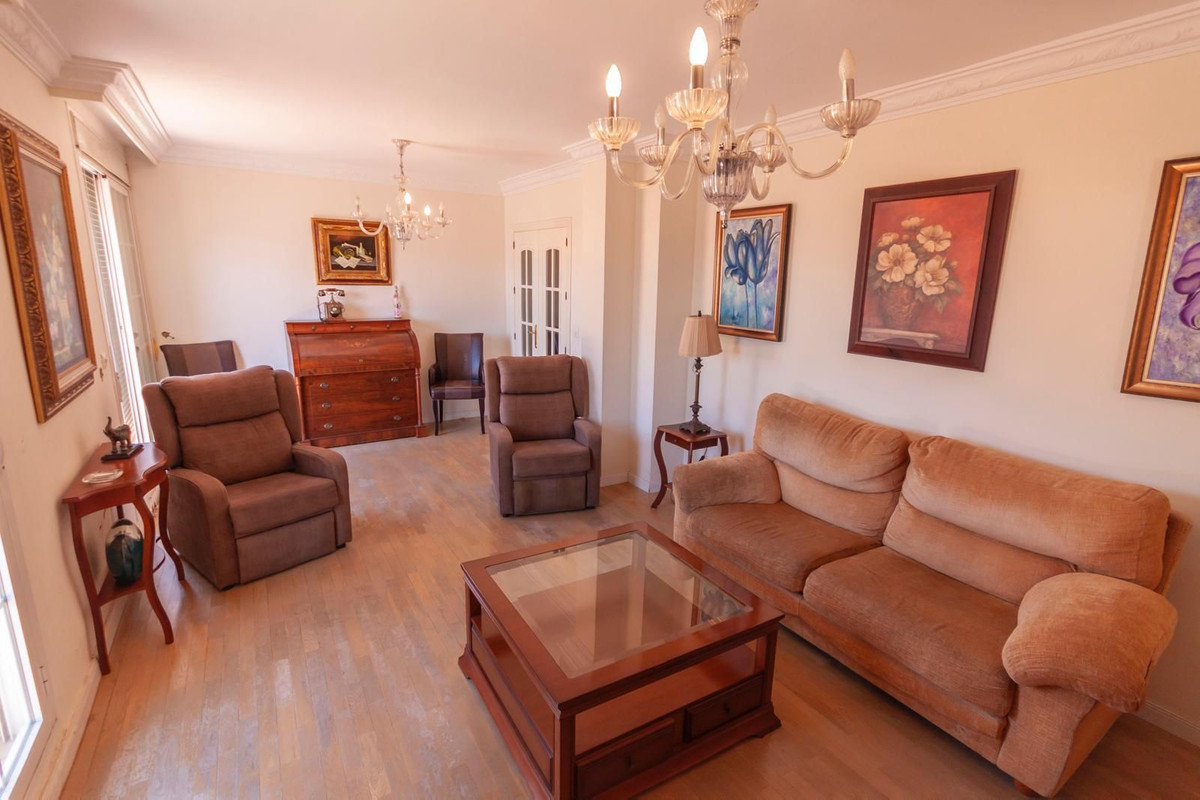 Penthouse te koop in Estepona | 4 slaapkamers H5495389