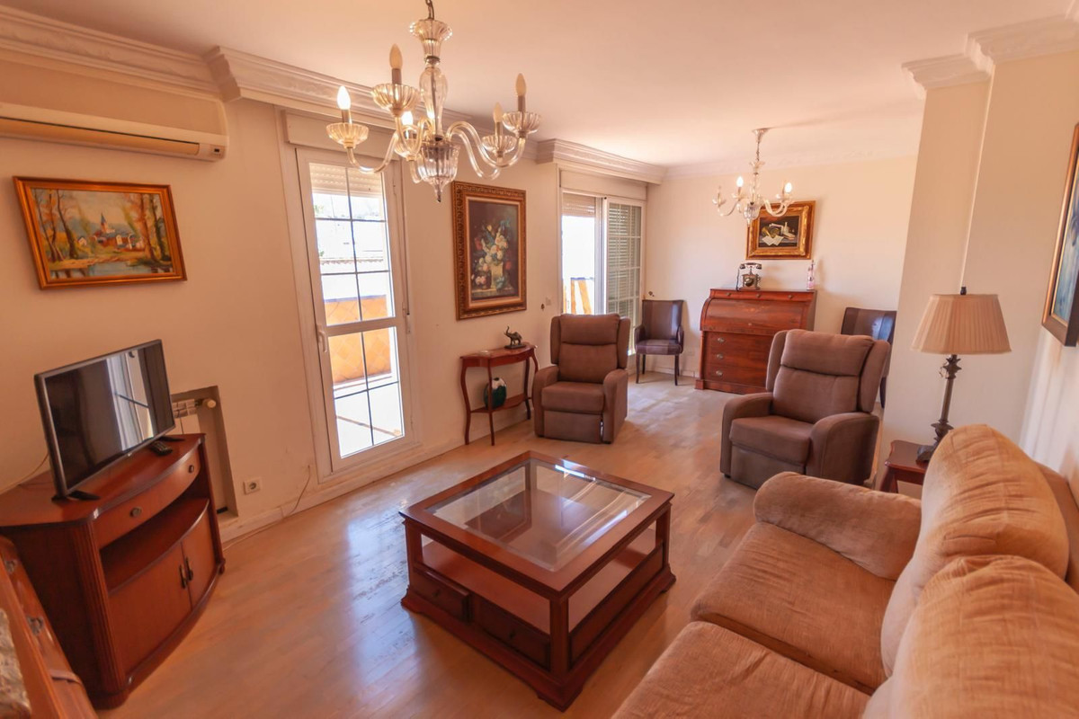 Penthouse te koop in Estepona | 4 slaapkamers H5495389